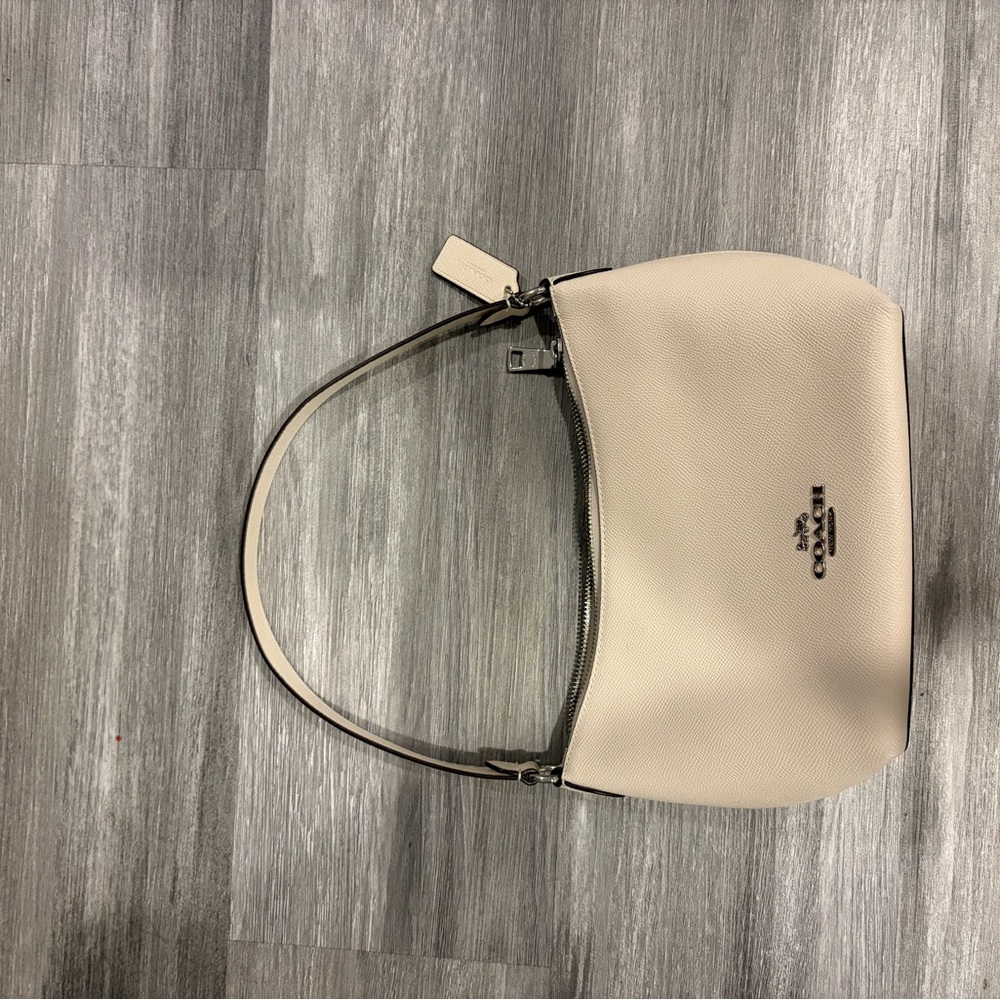 Coach Off-White Leather Shoulder Bag